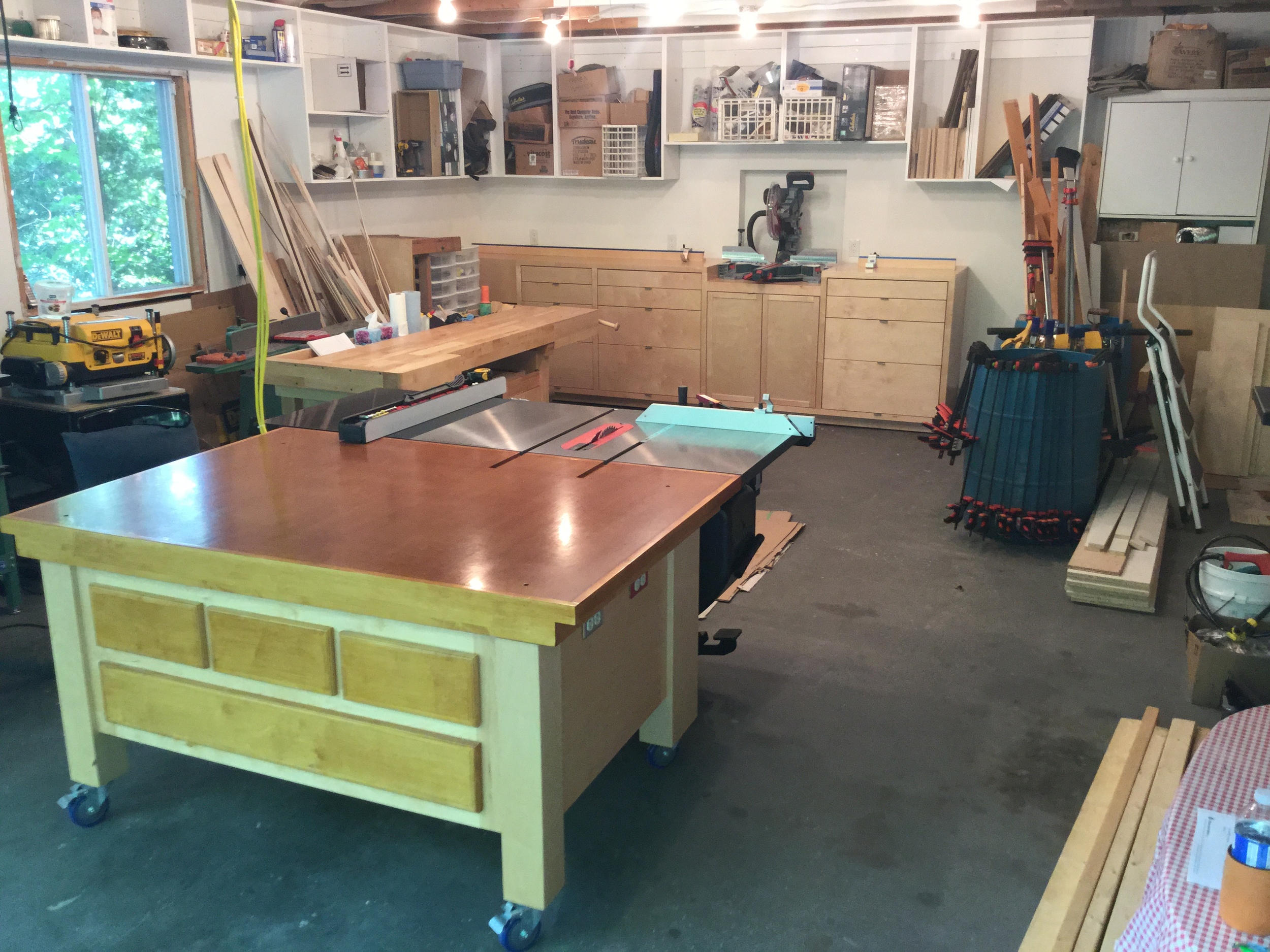 Alain Dumouchel's OutFeed Table & Miter Saw Station