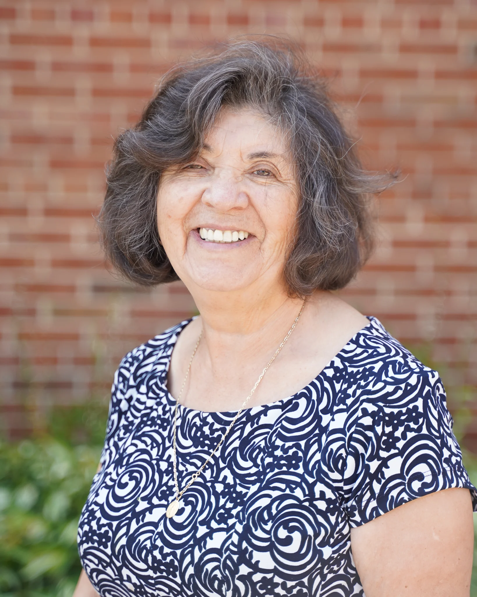 Teresa Reyes Director of Hispanic Ministry treyes@stcharleschurch.org
