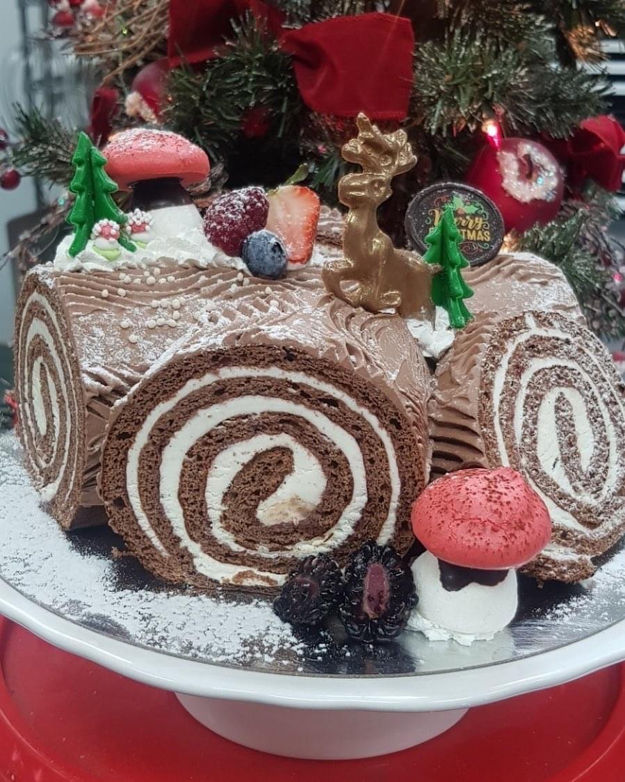 Christmas Yule Log Cakes