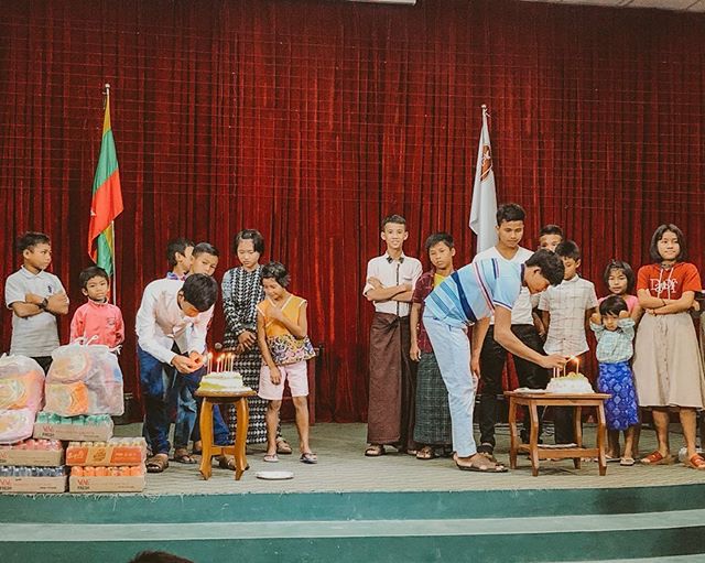 Celebrating LCH kids born in June and July! Happy Birthday kiddos, you are loved. 💕🎊 🎂 
Also, thank you so much to our big brother @suilian_official for your visit to @lovechildrenshome and for buying all the drinks and snacks for the kids! 😆💕