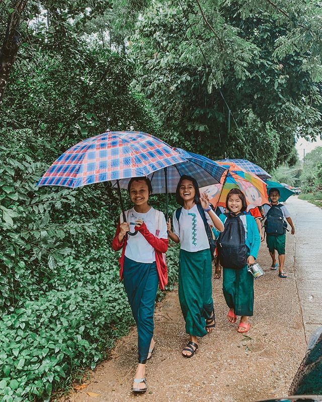 Coming home from school on a rainy day like😁 ☔️ #kidsoflch #lovechildrenshome