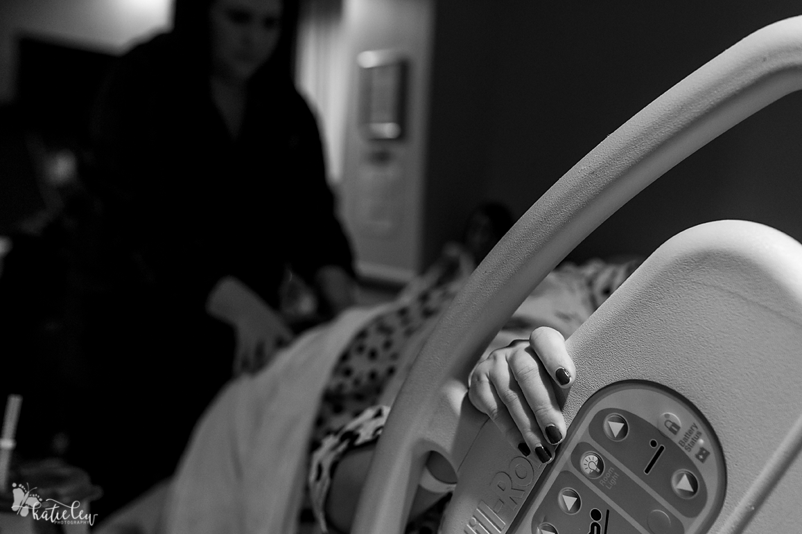 gripping the bed birth