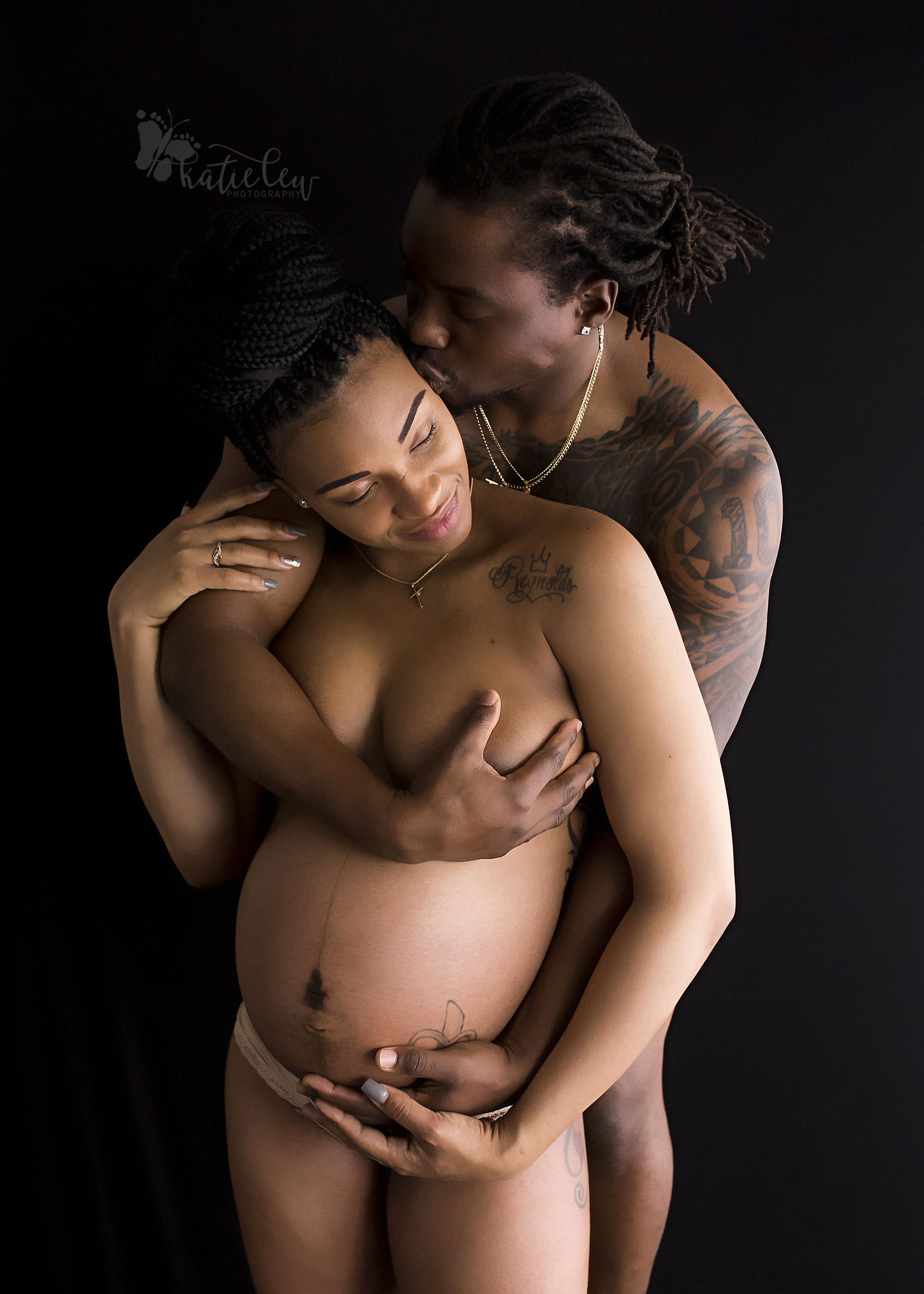 intimate, timeless maternity photo