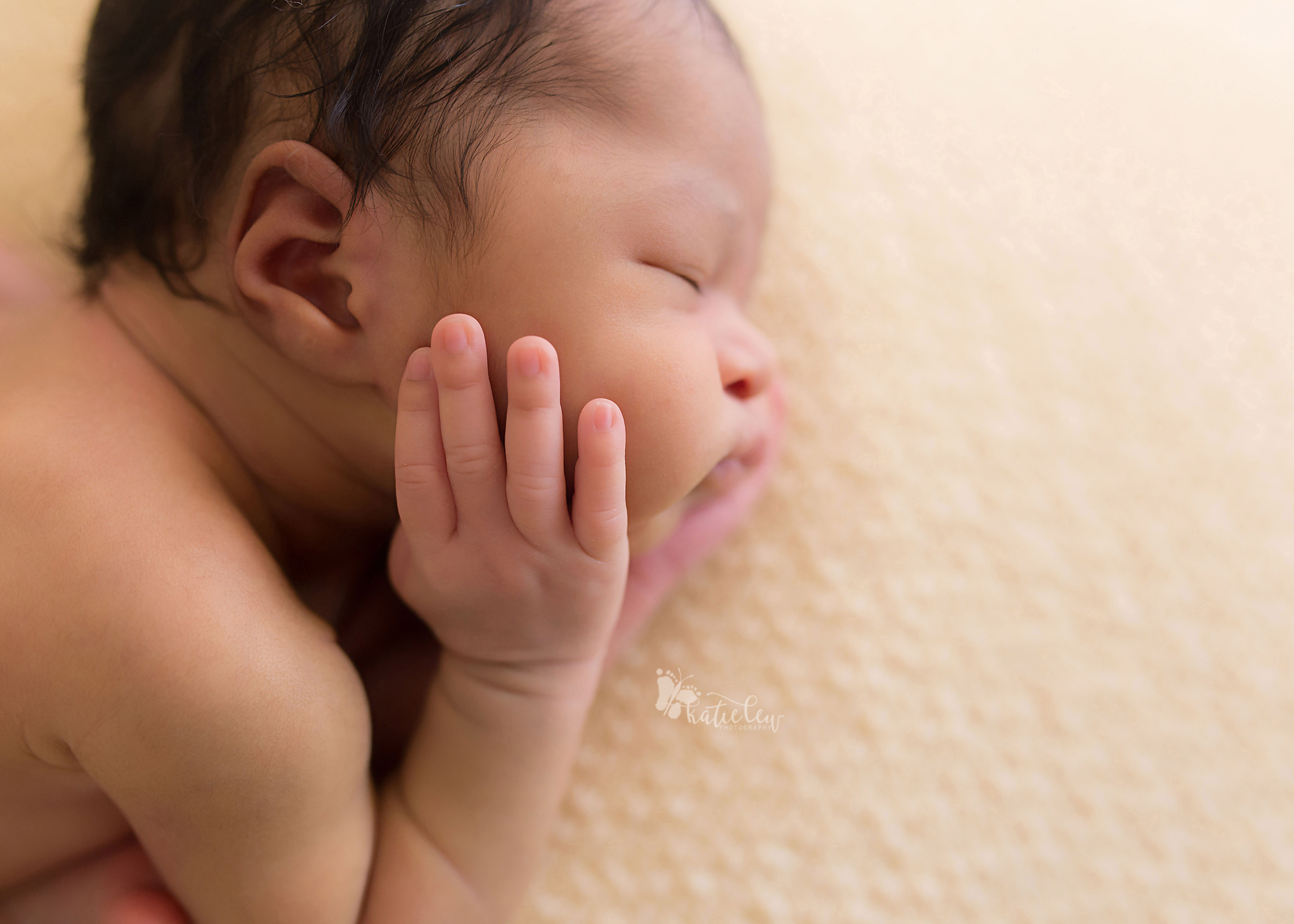 hands of a sweet baby girl