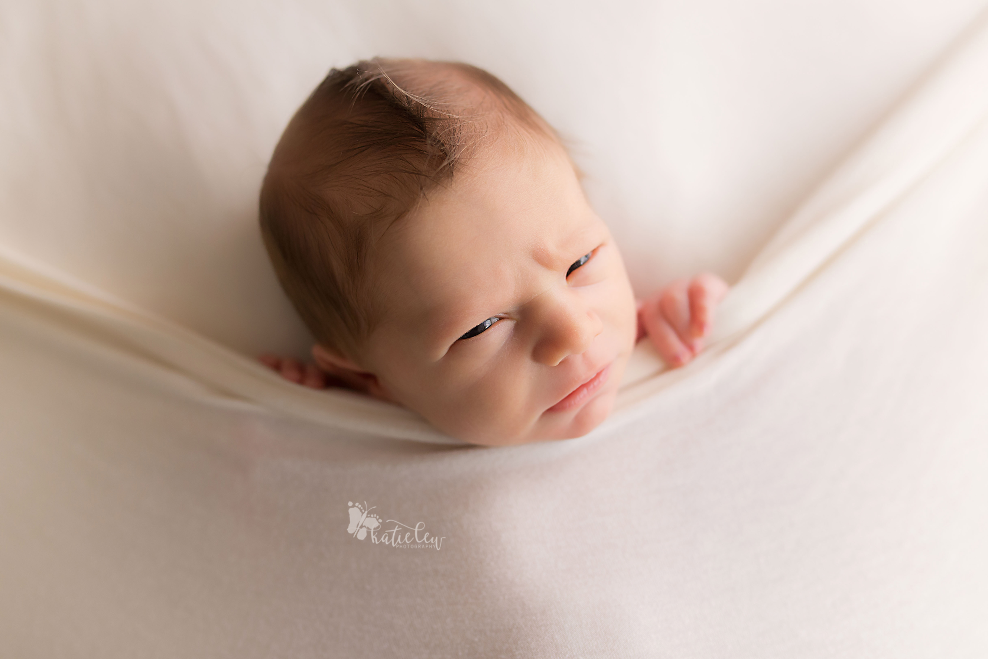 natural cream newborn pictures9.png