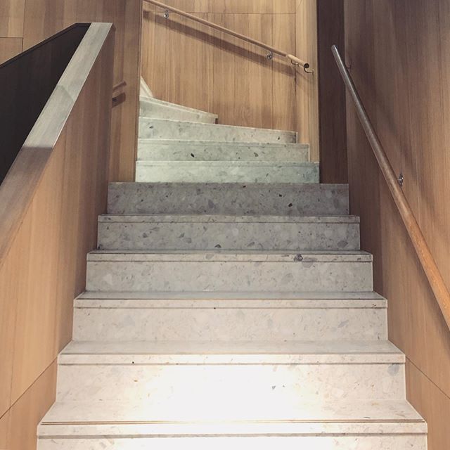 STAIRWAY to XICH-LO
&bull;&bull;&bull;
#eger#xichlo#retaildesign#architetturadinterni#architecturephotography#stairwells#stairsdesign#staircase#scandinavianstyle#scandi#norwegianarchitecture#boutiquedeco#retaildesignblog#terazzotiles#neutralinterior#