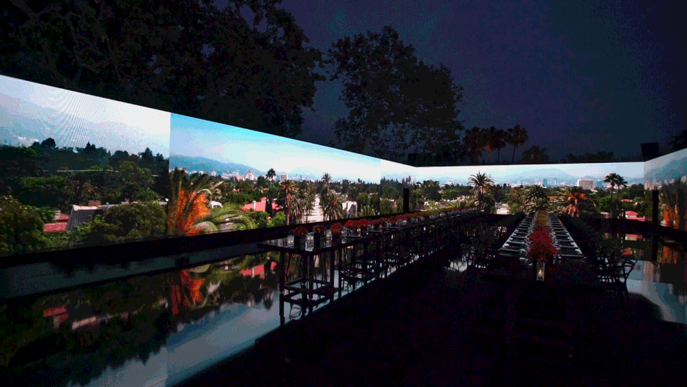 LA24_Dinner-Film_in_situ-2.gif