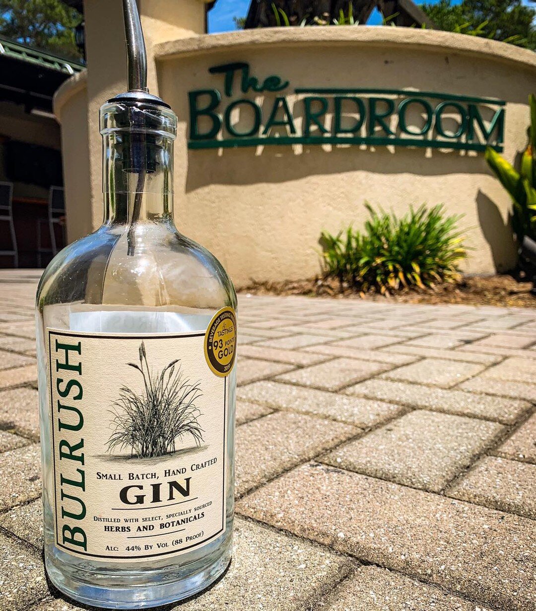 &bull;You&rsquo;re the Gin to my Tonic 🤪

#theboardroomhhi #boardroomhhi #CRAB #crabgroup #hiltonhead #happyhour #cocktails #ginandtonic #comeseeus