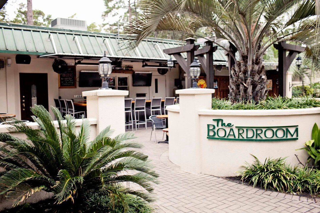 &bull;It&rsquo;s a great day to be at The Boardroom! Cheers to Friday and the start to the weekend! 🥳🤪🥂

#theboardroomhhi #boardroomhhi #CRAB #crabgroup #cocktails #happyhour #reilleysplaza #hiltonhead #fridayvibes