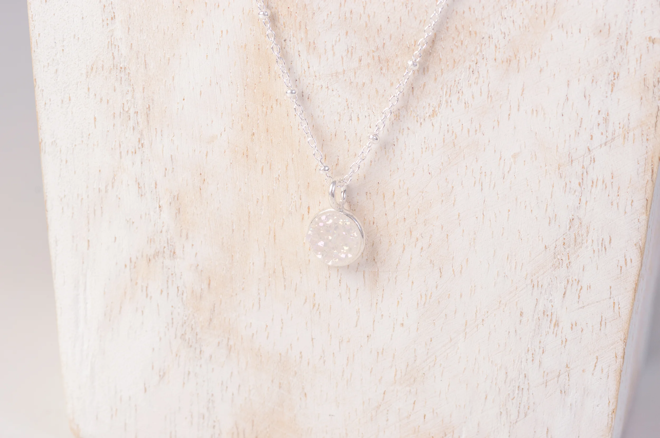Nepal necklace with a natural druzy white Agate in limited edition.