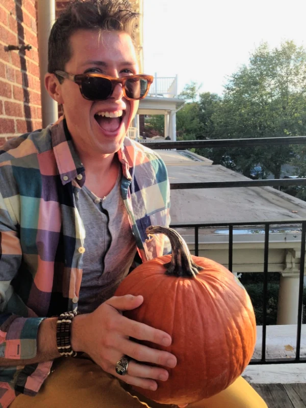 English oak Aldous frames and feeling this pumpkin.