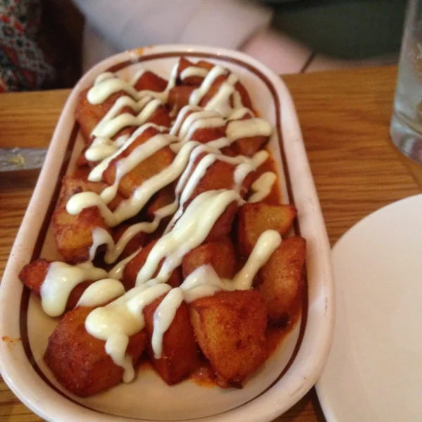 Patatas bravas.
