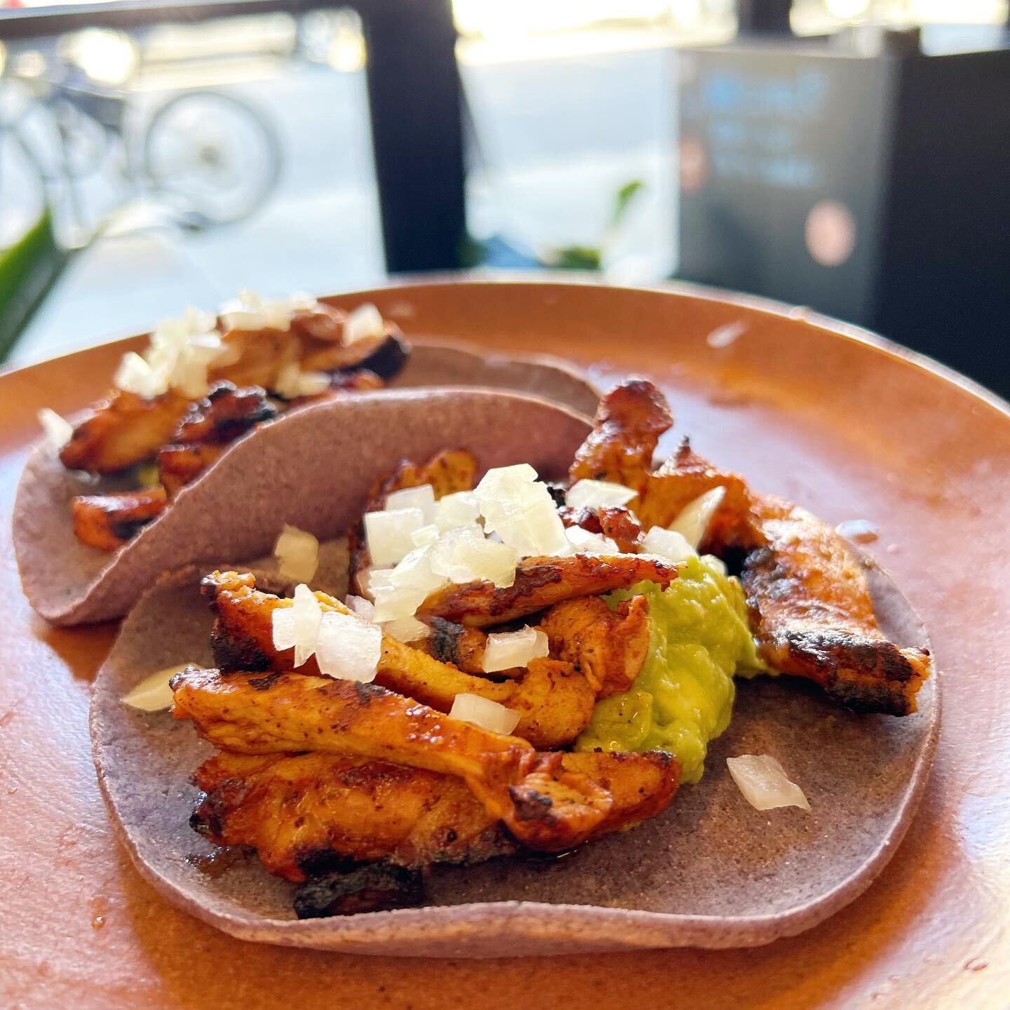 Let&rsquo;s taco &lsquo;bout tacos 🌮 

What&rsquo;s your favorite taco topping? Add yours in the comments 📝

📸: chicken tacos from @lolitasrva featuring adobo chicken, guacamole, cilantro and onions 🍗 🥑 🌿 🧅