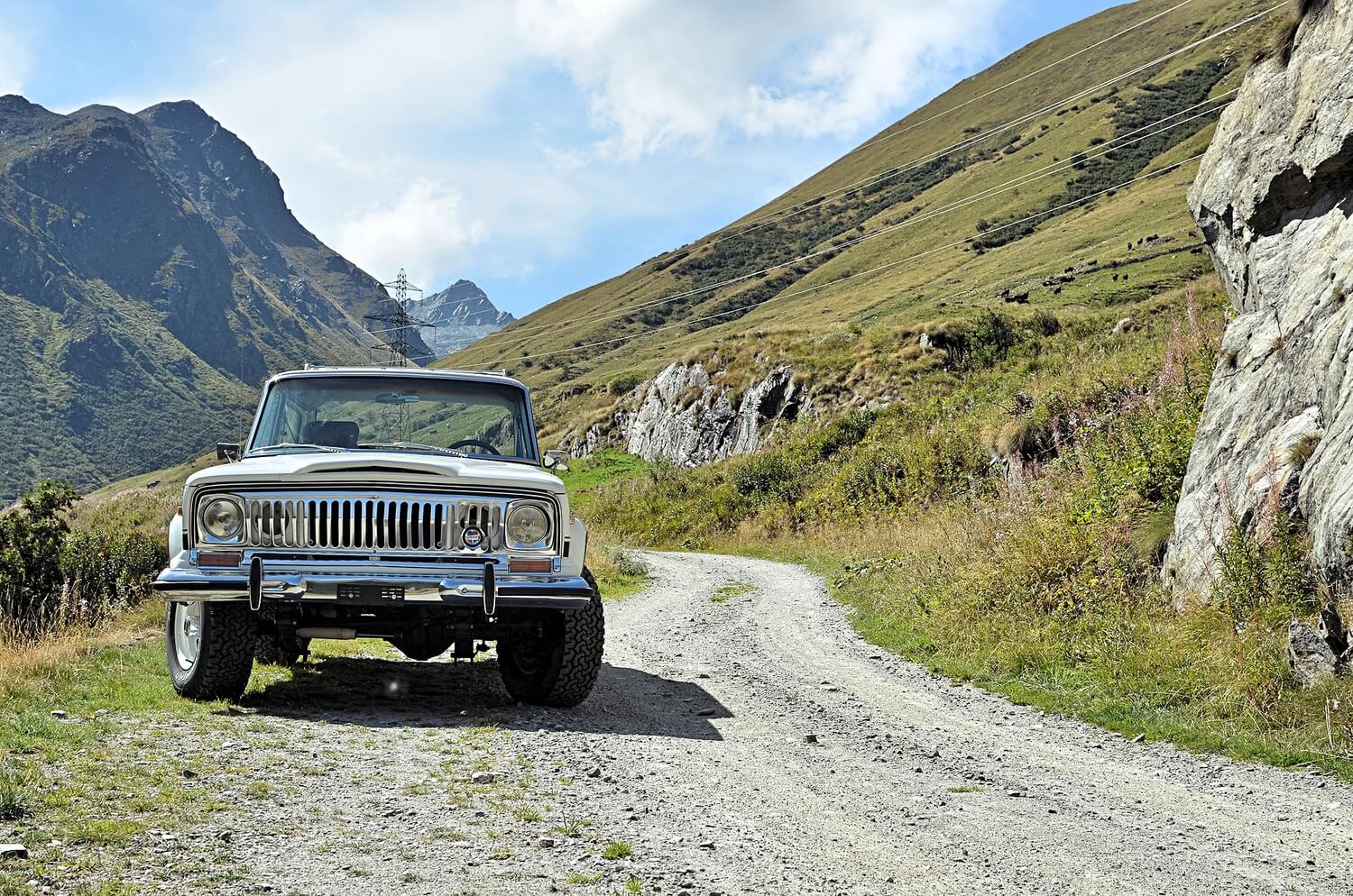 jeep-cherokee-chief-shooting-75_Fotor.jpg