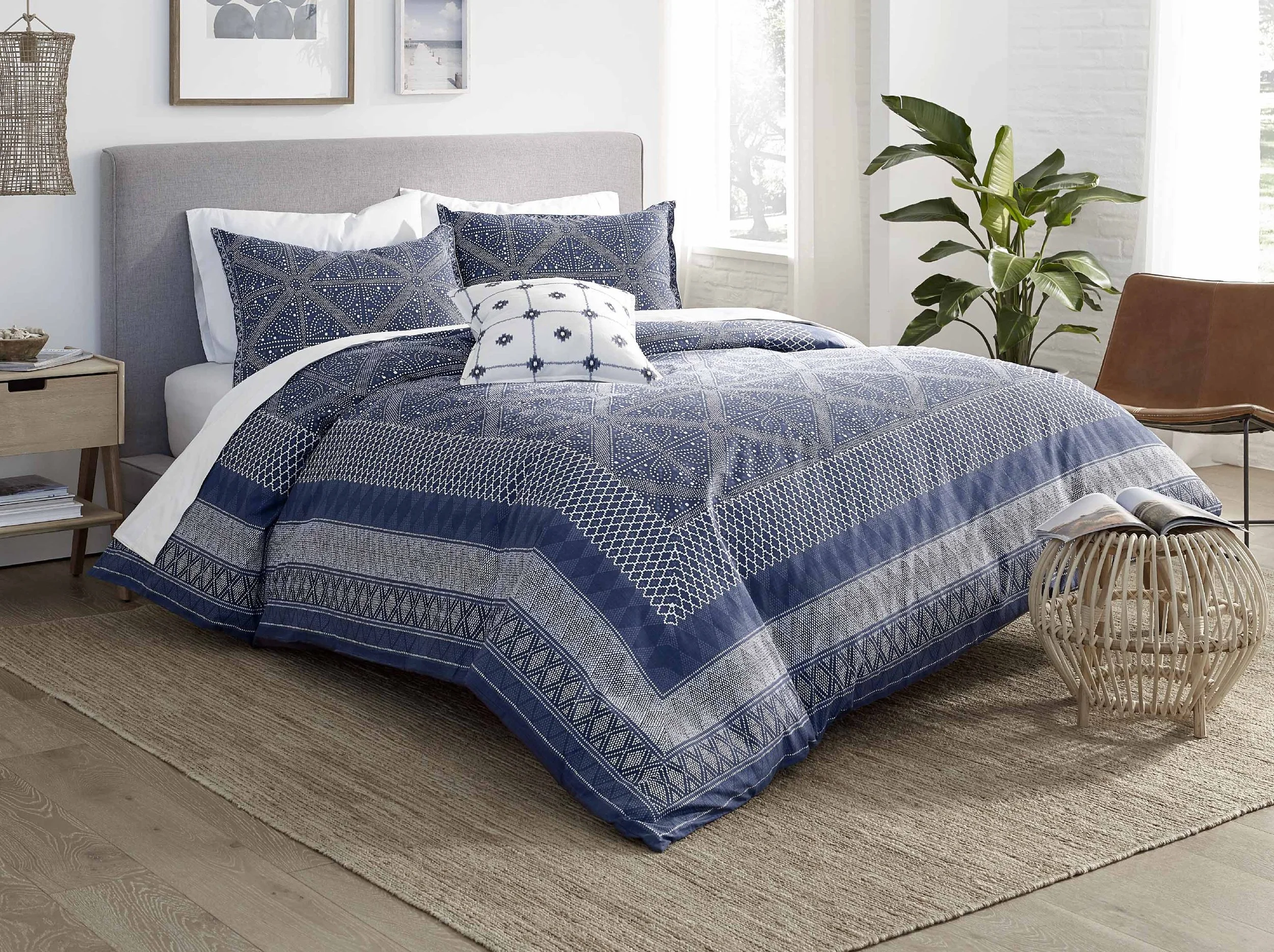 ST_Ocean_Gate_Comforter_MAIN_Angle.jpg
