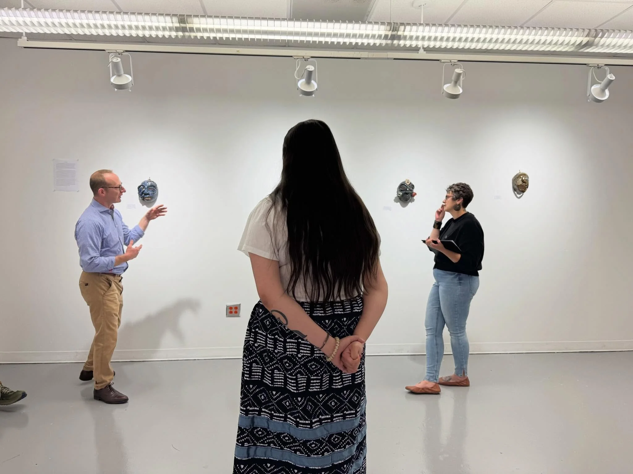 Final critique for our 1st and 2nd year MFA students, and a wrap for the 25-26 academic year. 
.
A big thank you to all our faculty who participated for your time, constructive feedback and support! @sethjmcc @hmaemaeceramics @alviani_photo @johnseef