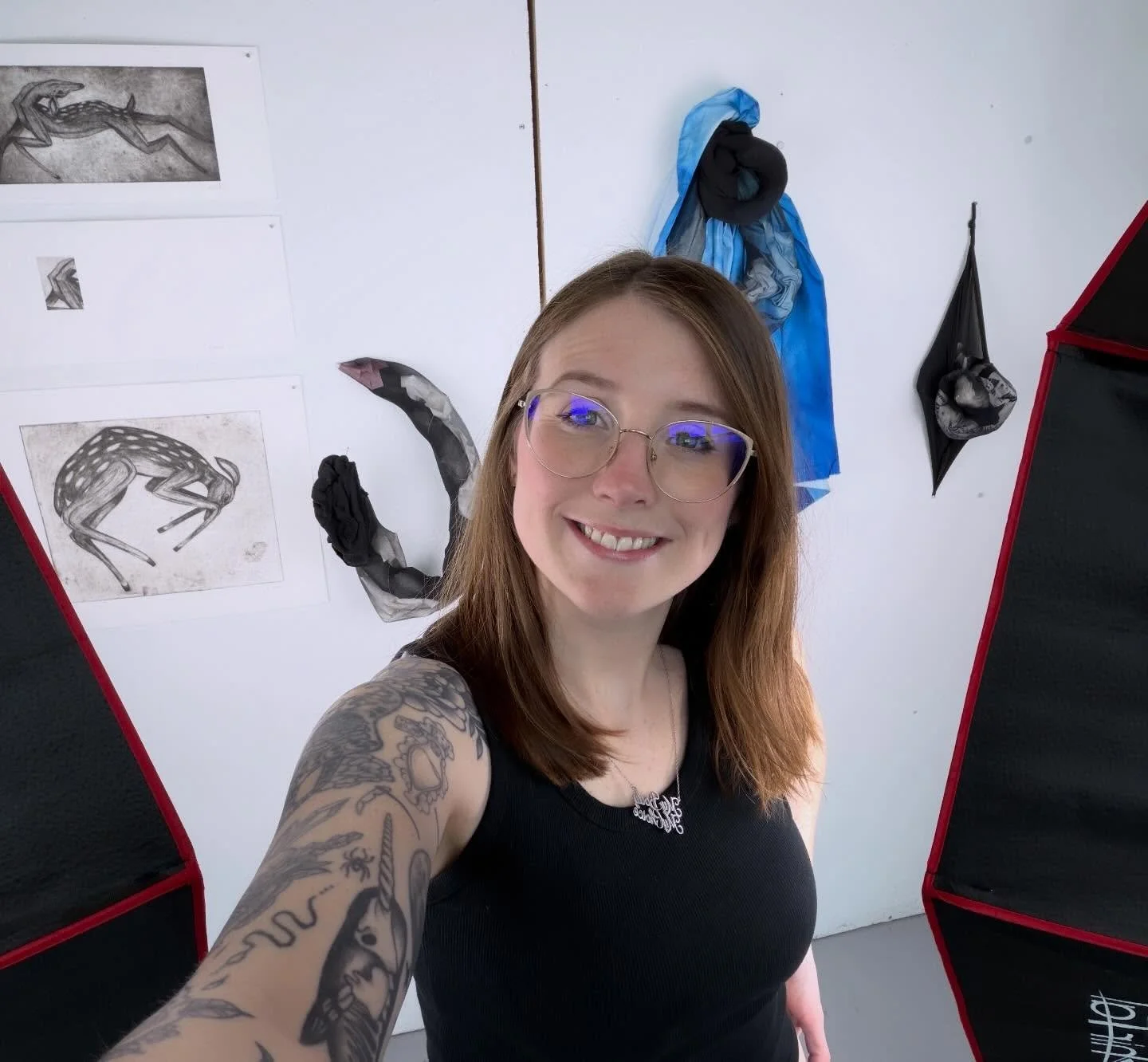 Grad Spotlight: @bgarciaart ✨
Bobbe is a first year MFA student. Working with printmaking and sculpture, she analyzes the obscurity of memory. Exploring subject matter and material while deconstructing personal motifs. 
.
#wcu #mfa