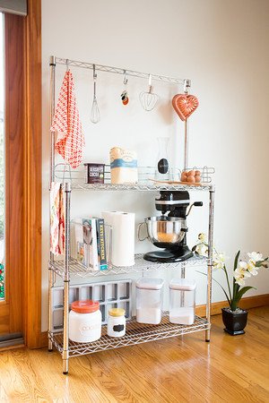Seville classics bakers rack workstation with rubberwood top hotsell