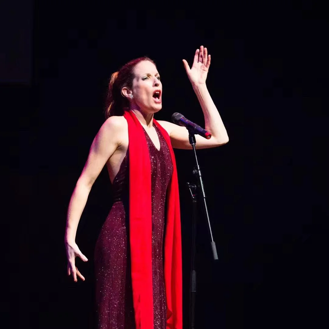 singer3.jpg