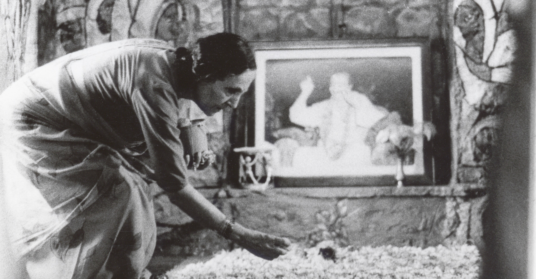 B&W Mehera in Samadhi .jpg