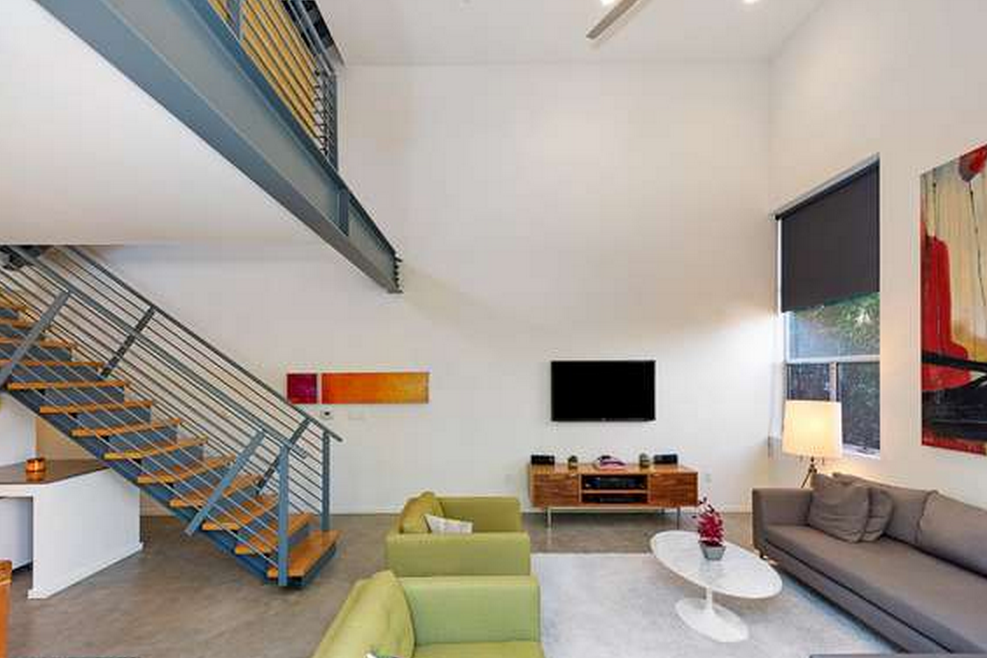 1220 North Orange Grove AveSold:&nbsp;$1,000,000