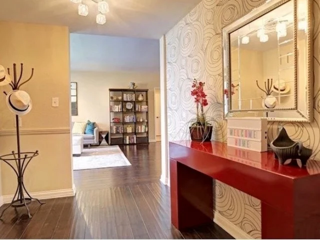 531 Rossmore Ave&nbsp;$750,000