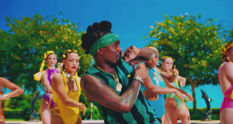 Wale5.gif