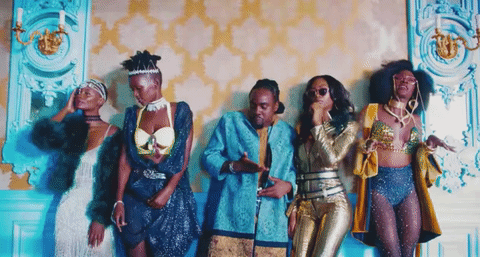 Wale3.gif