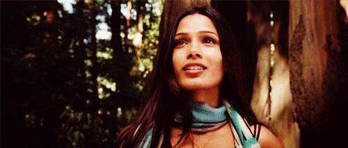 Freida Pinto.gif