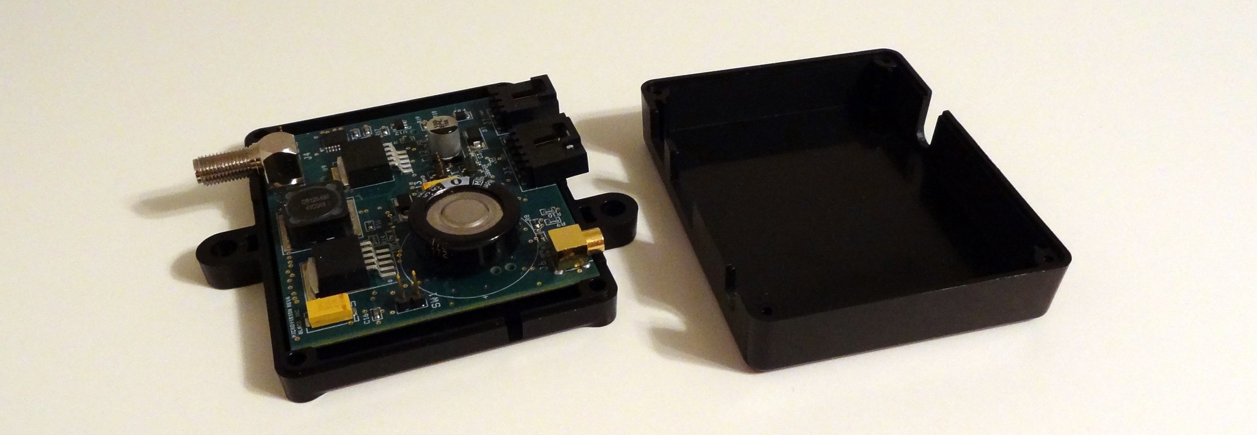 An example of a simple injection molded clamshell housing (via partsnap )