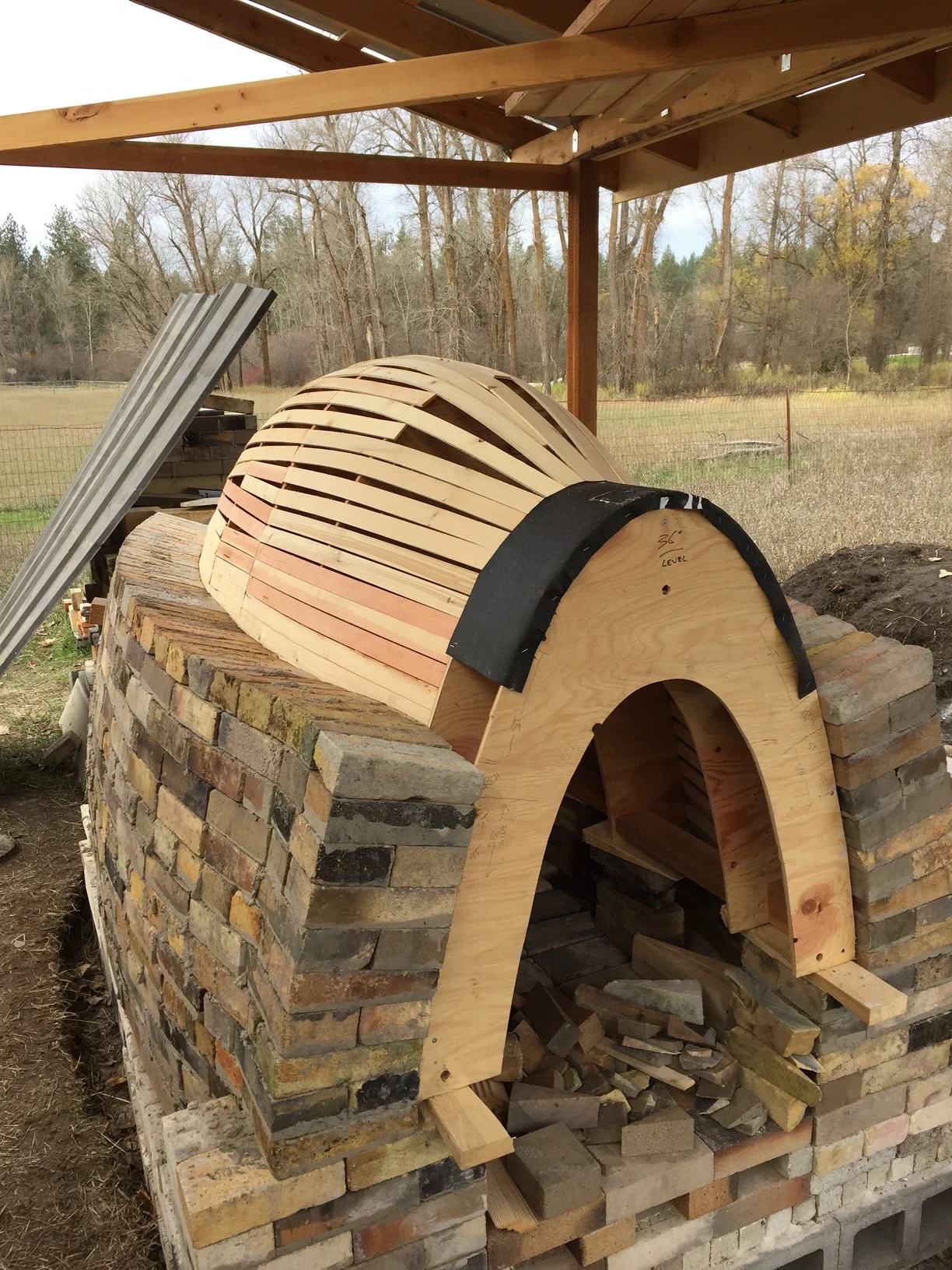 final layer of 9" walls, from here up will be single layer hardbrick, soft brick, and skin.