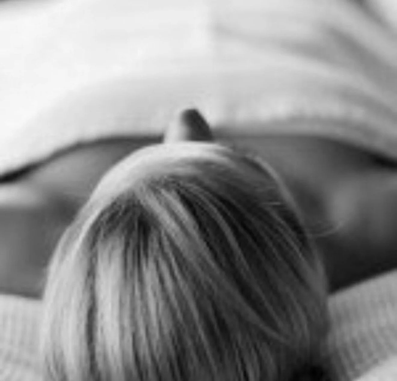 Arrive and leave the outside world behind.
Step into a space where skin is cared for with intention, and every detail is designed to restore both confidence and calm.

At Skin Day Spa, our elevated facials combine advanced skin therapies with deeply 