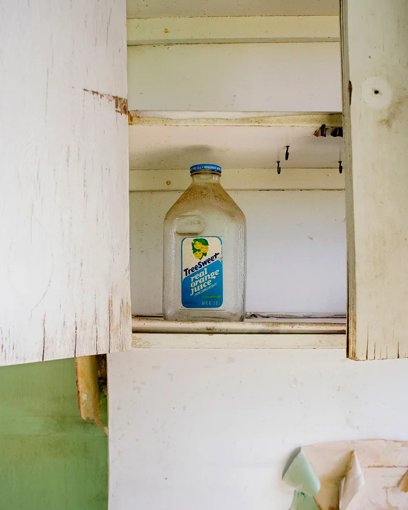 Title: 4358A-19617 (jar), Archival pigment print, 16x20", 2007