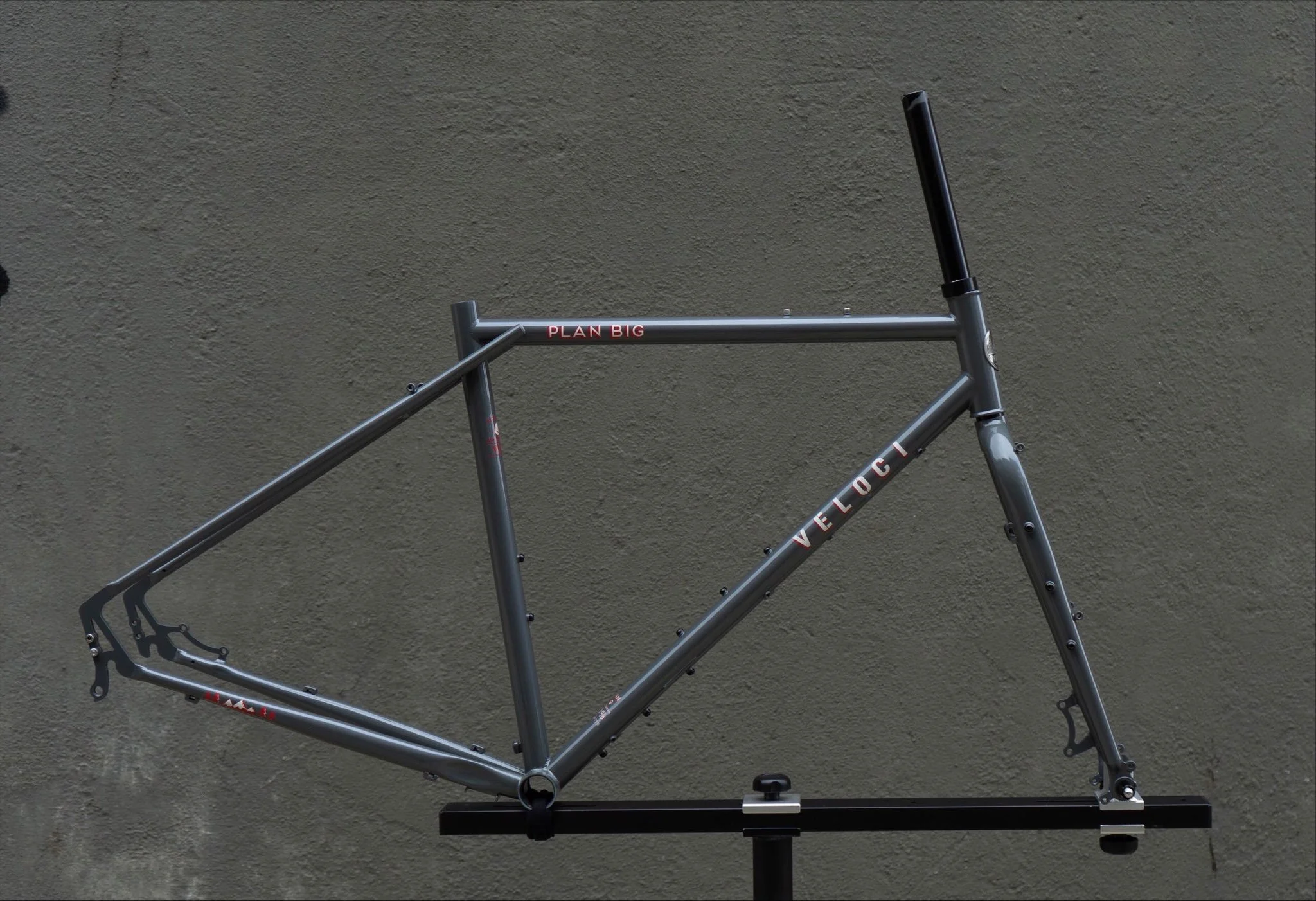 veloci plan big v2 steel touring frame bike.jpg