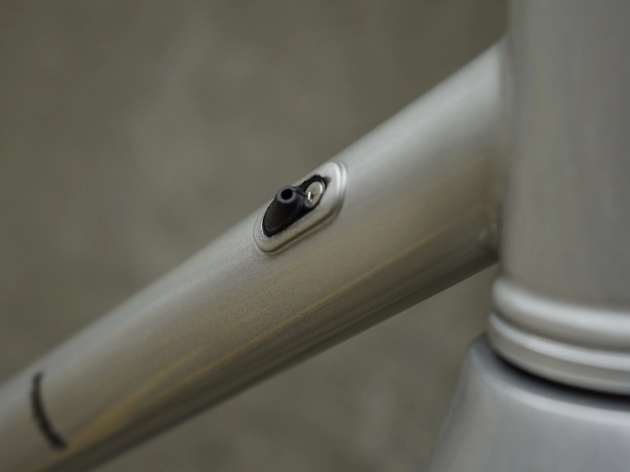 veloci og disc steel road frame bike.JPG