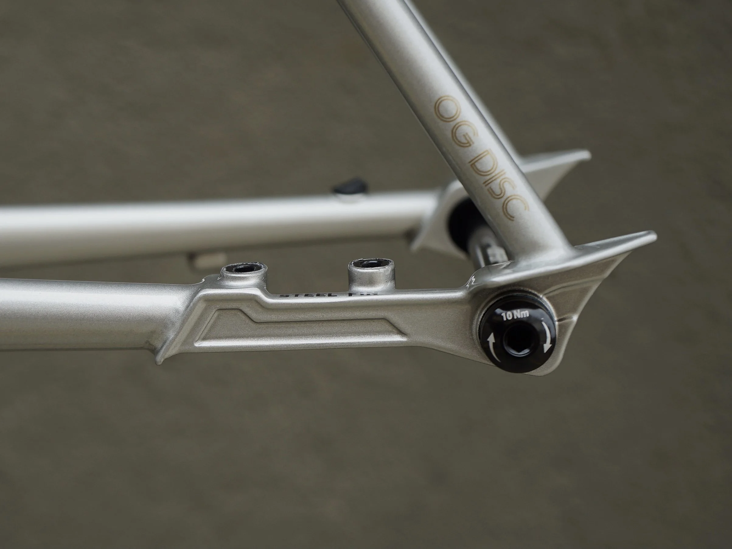 veloci og disc steel road frame bike.JPG