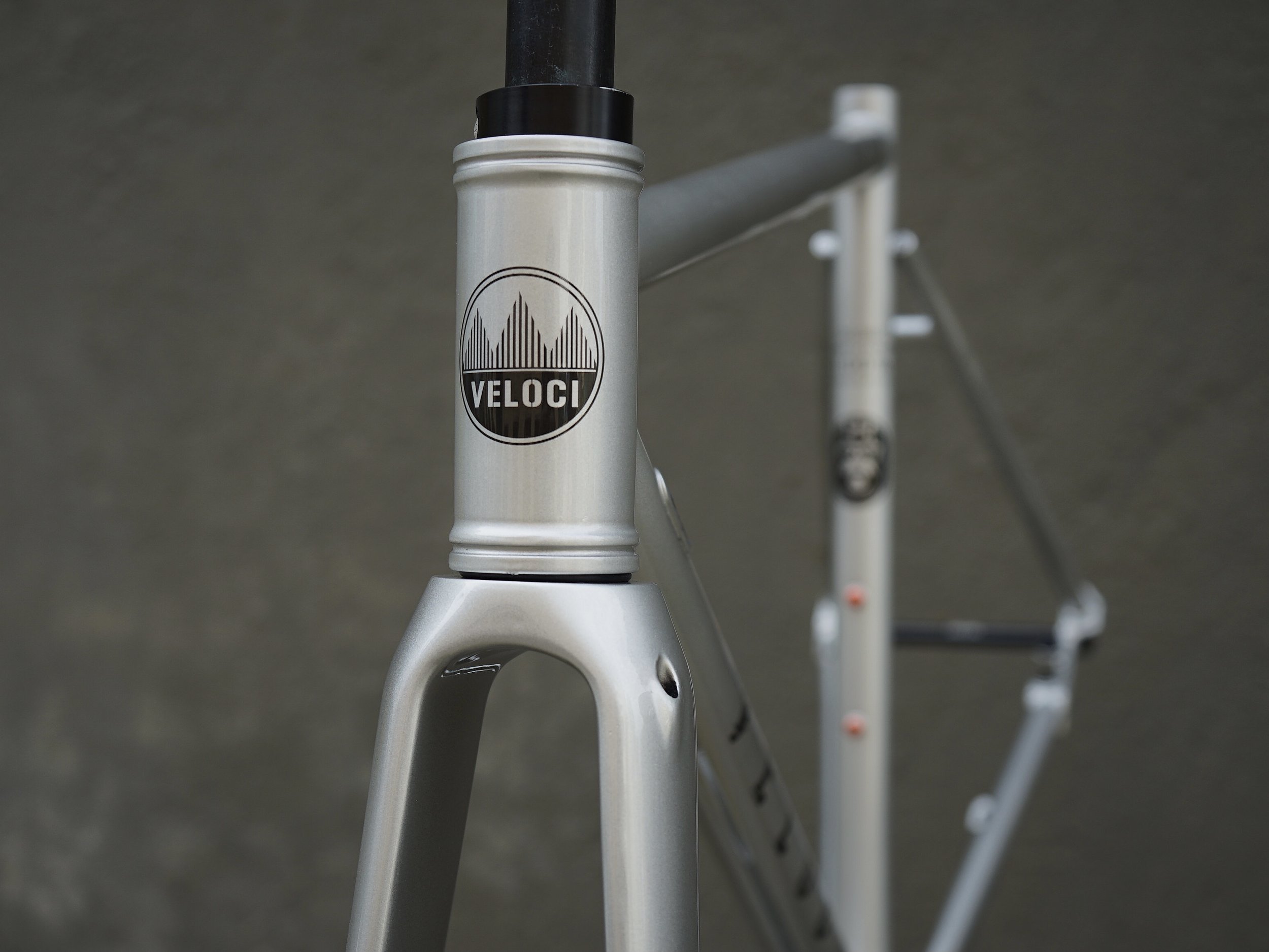 veloci og disc steel road frame bike.JPG