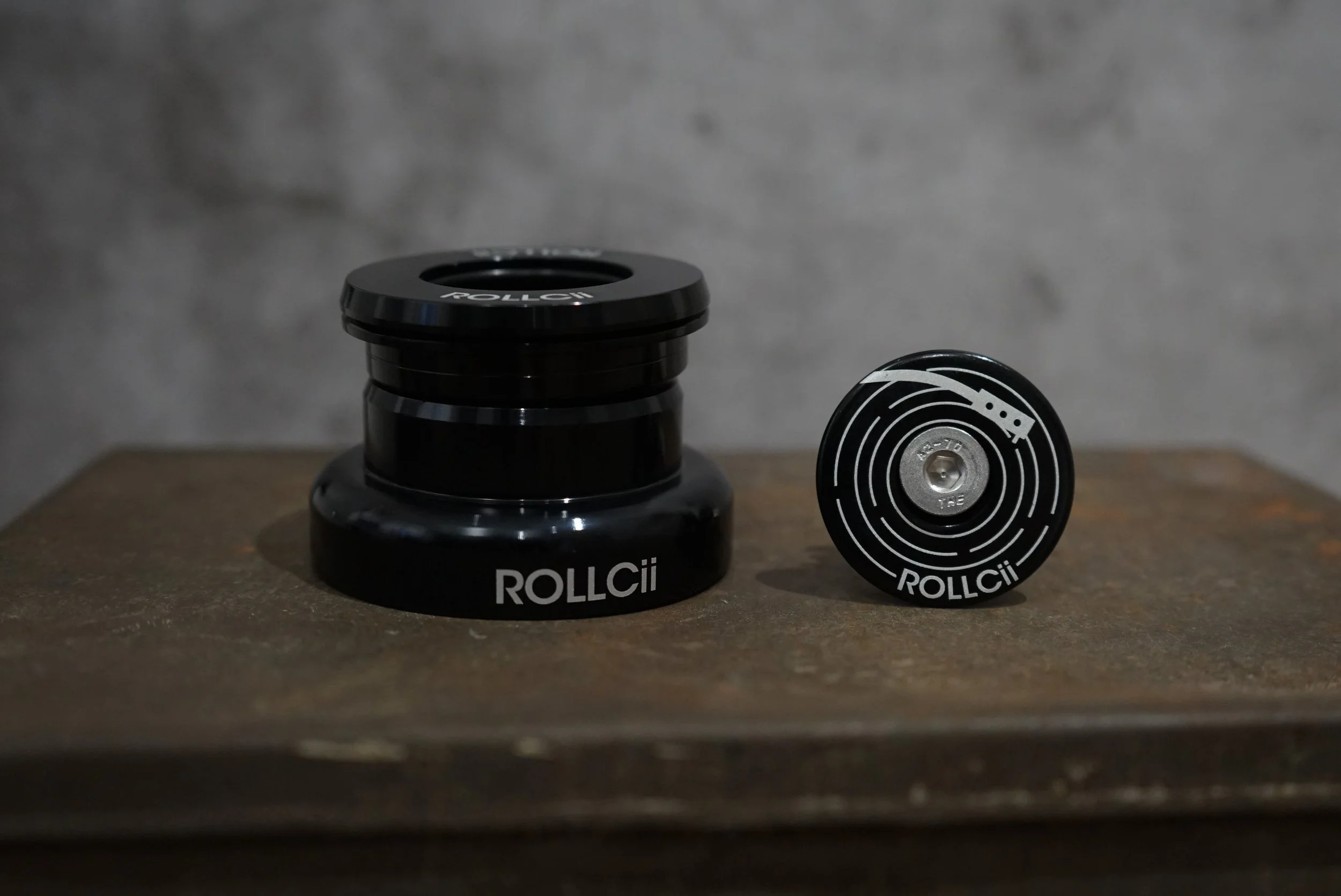 rollcii zs44ec44 headset black.jpg