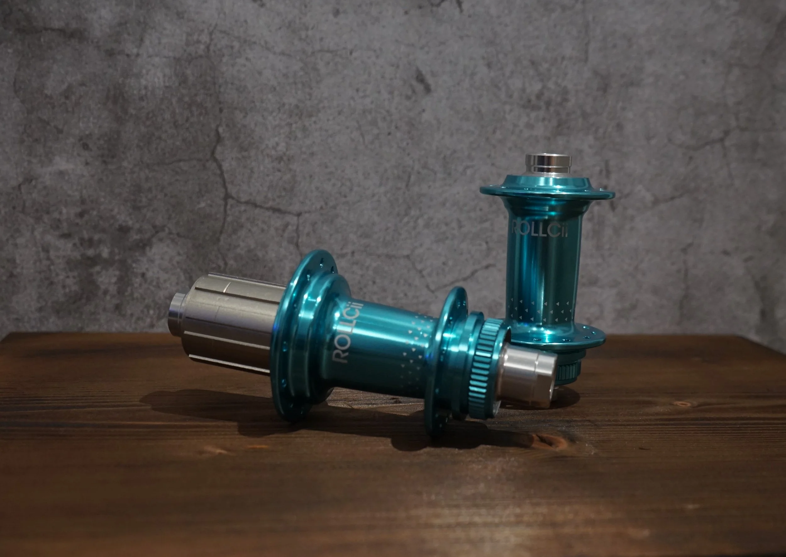 rollcii rc11db center lock hubs water blue.JPG