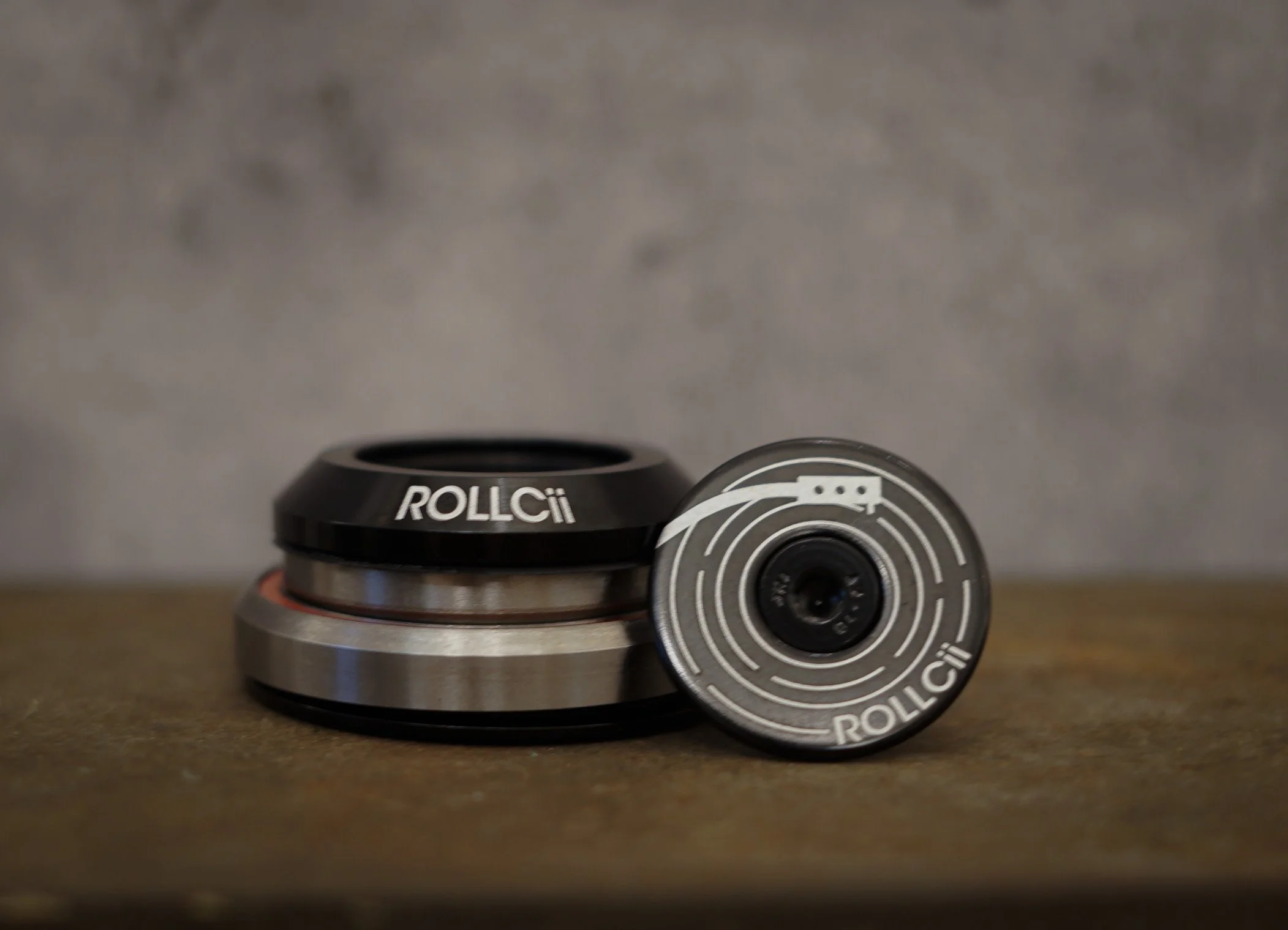 rollcii is42is52 headset black.JPG