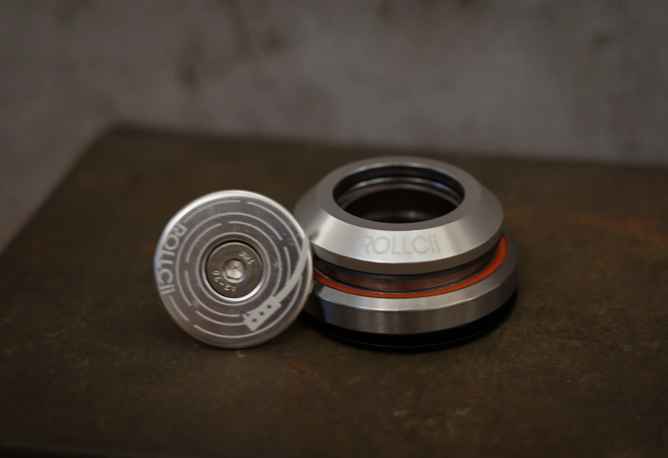 rollcii is42is52 headset silver.JPG