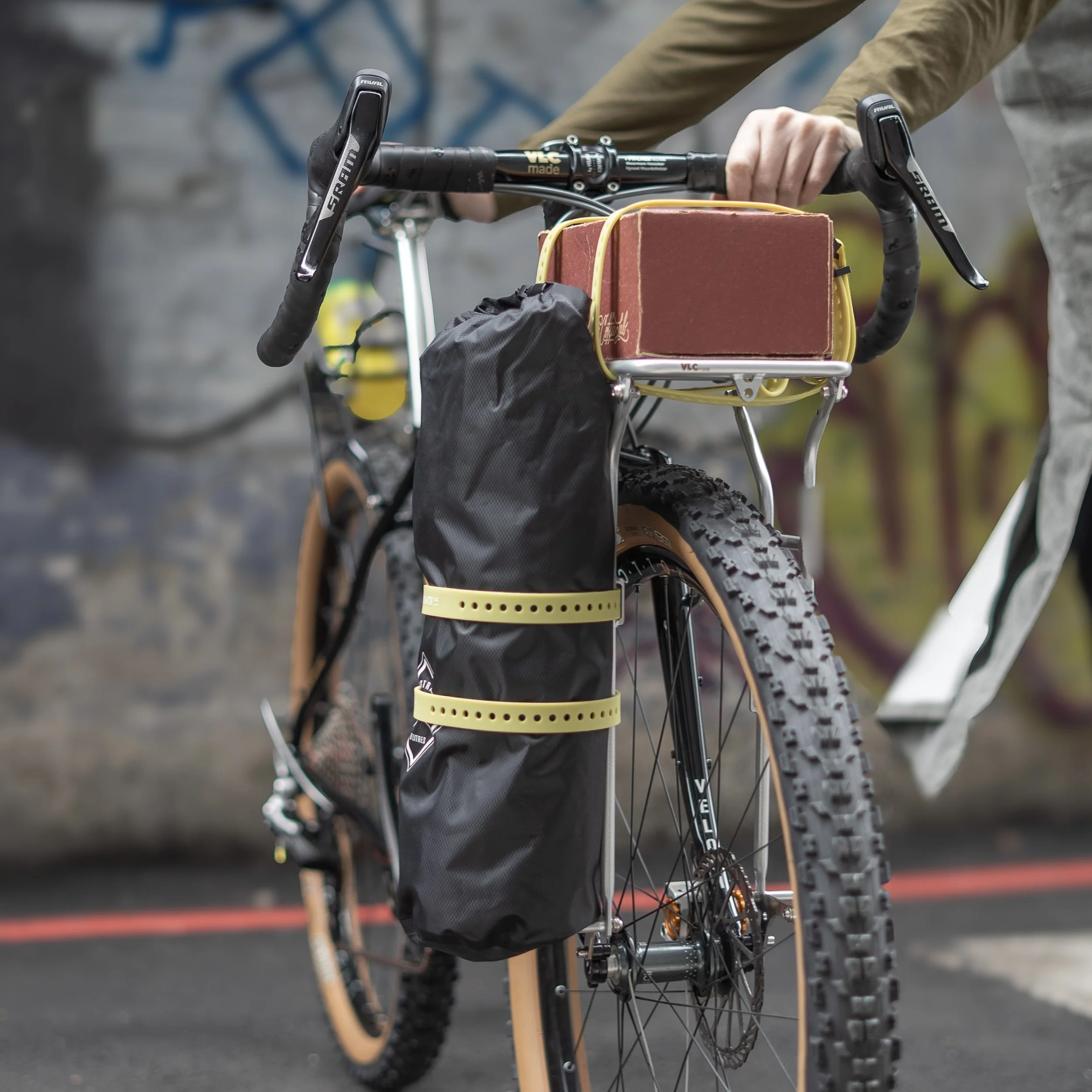 vlcmade cage wednesday front chromoly steel rack 6.jpg