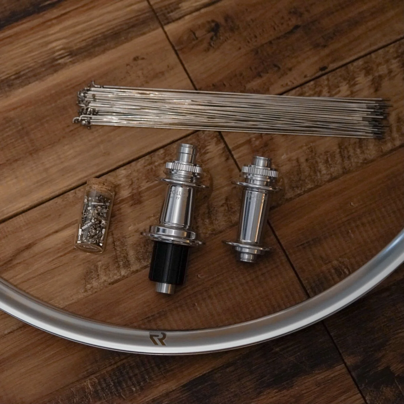 gra23 700c wheel silver.jpg