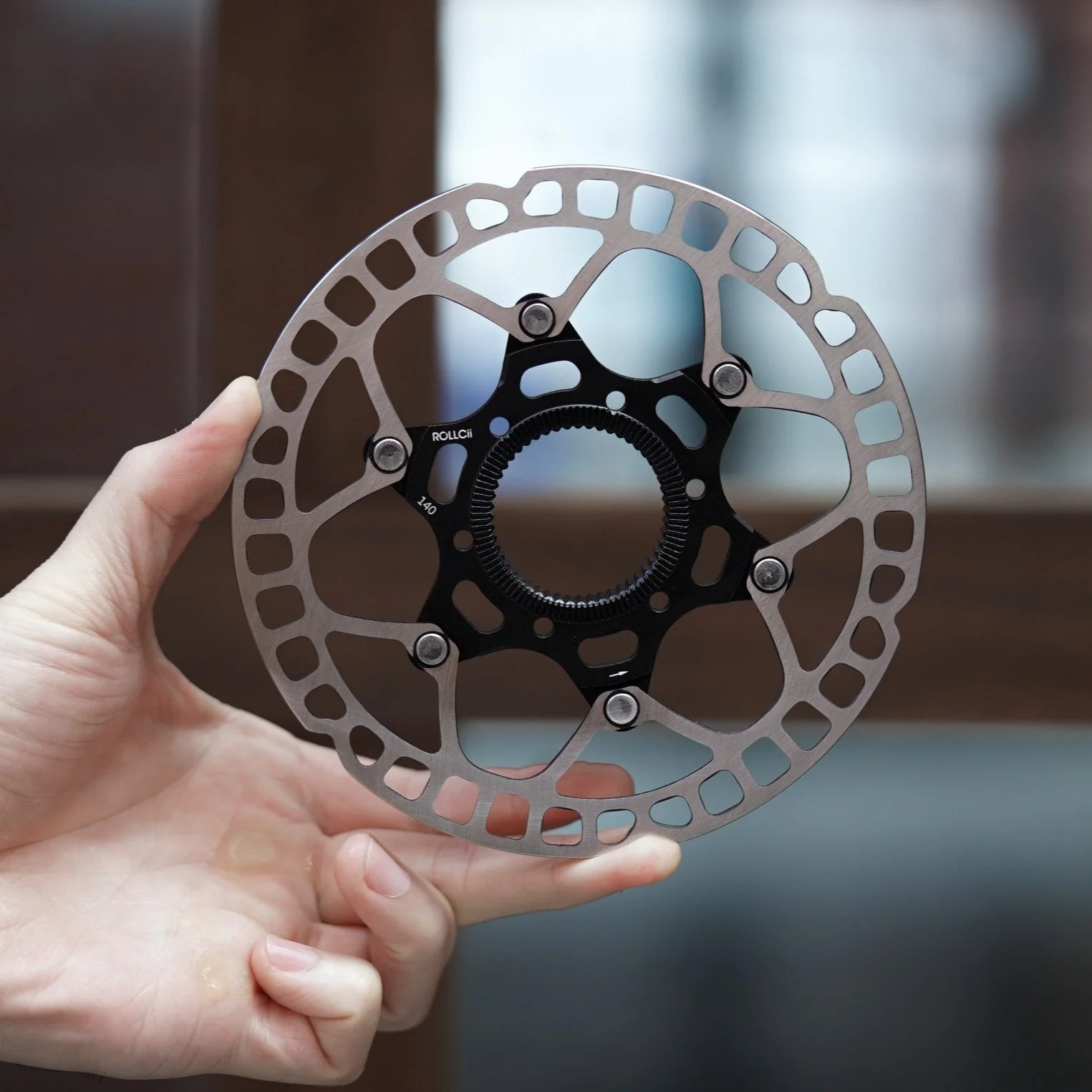 rollcii floating rotor center lock black.jpg