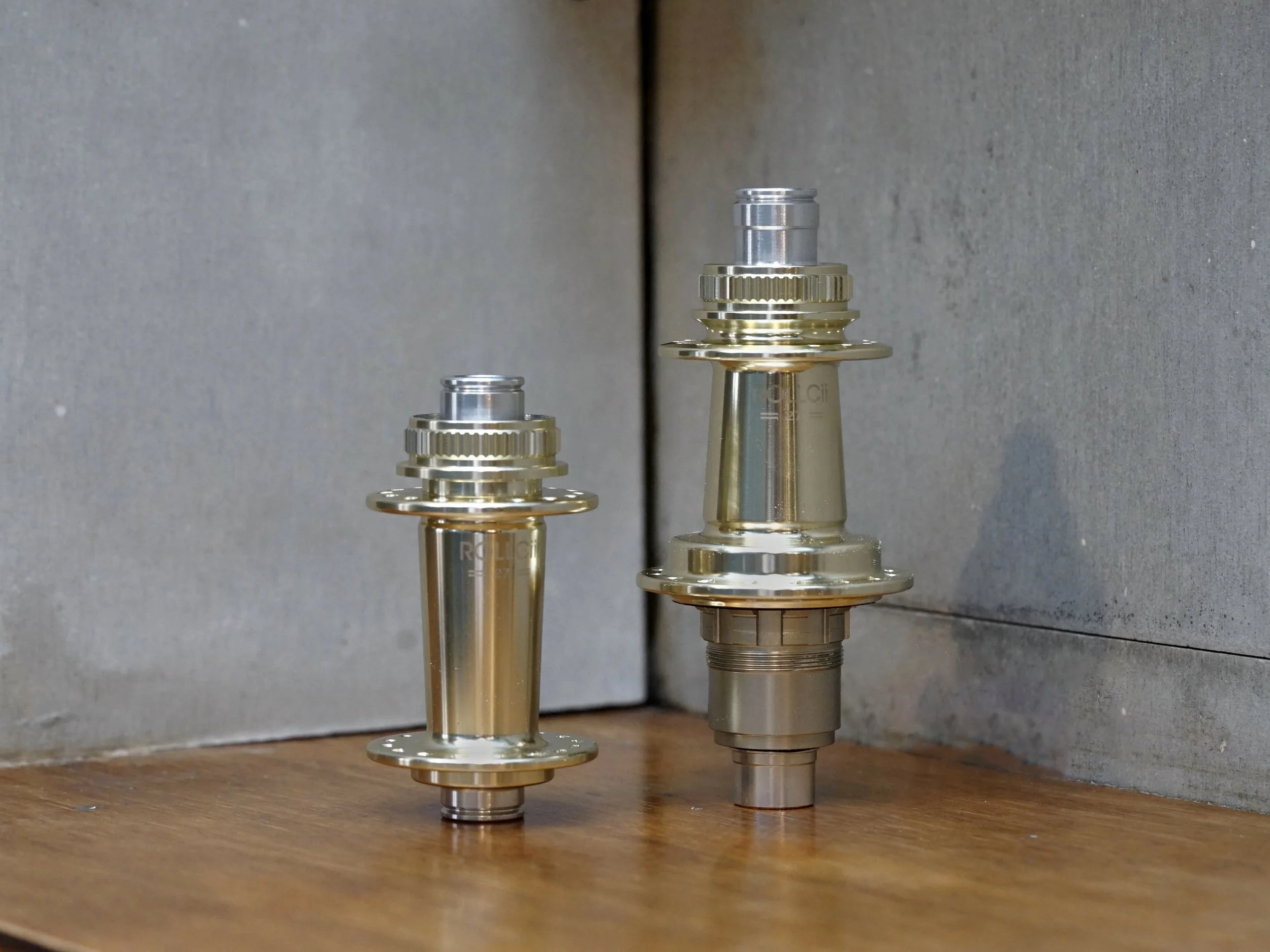 rollcii rc27db center lock hubs metallic gold.jpg