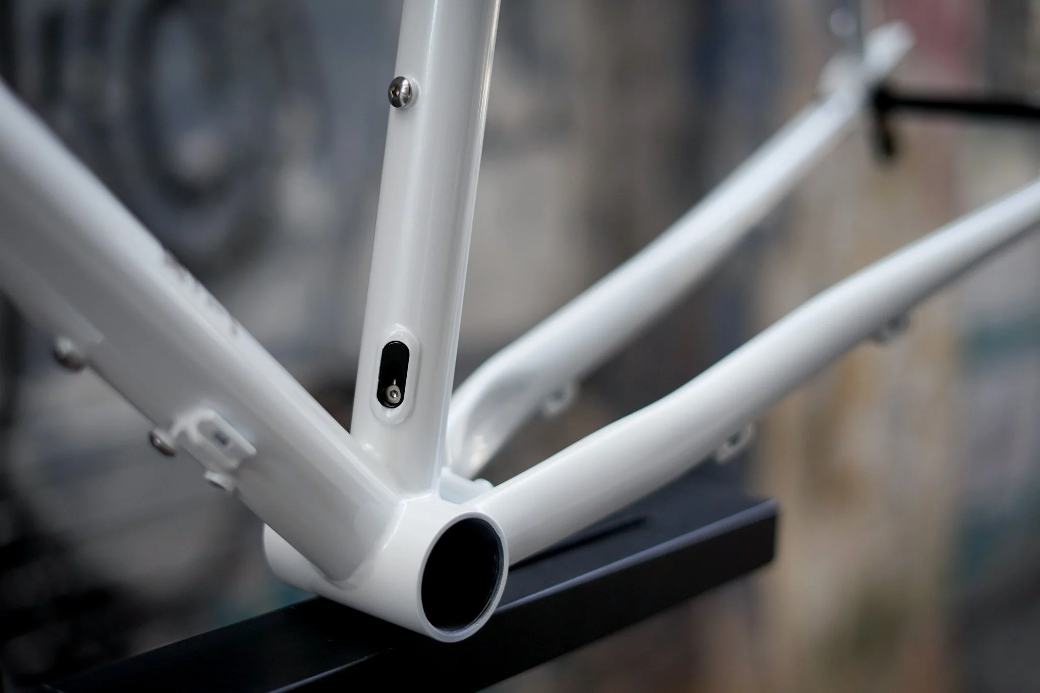 veloci kog frame set dropper post internal cable routing.jpg