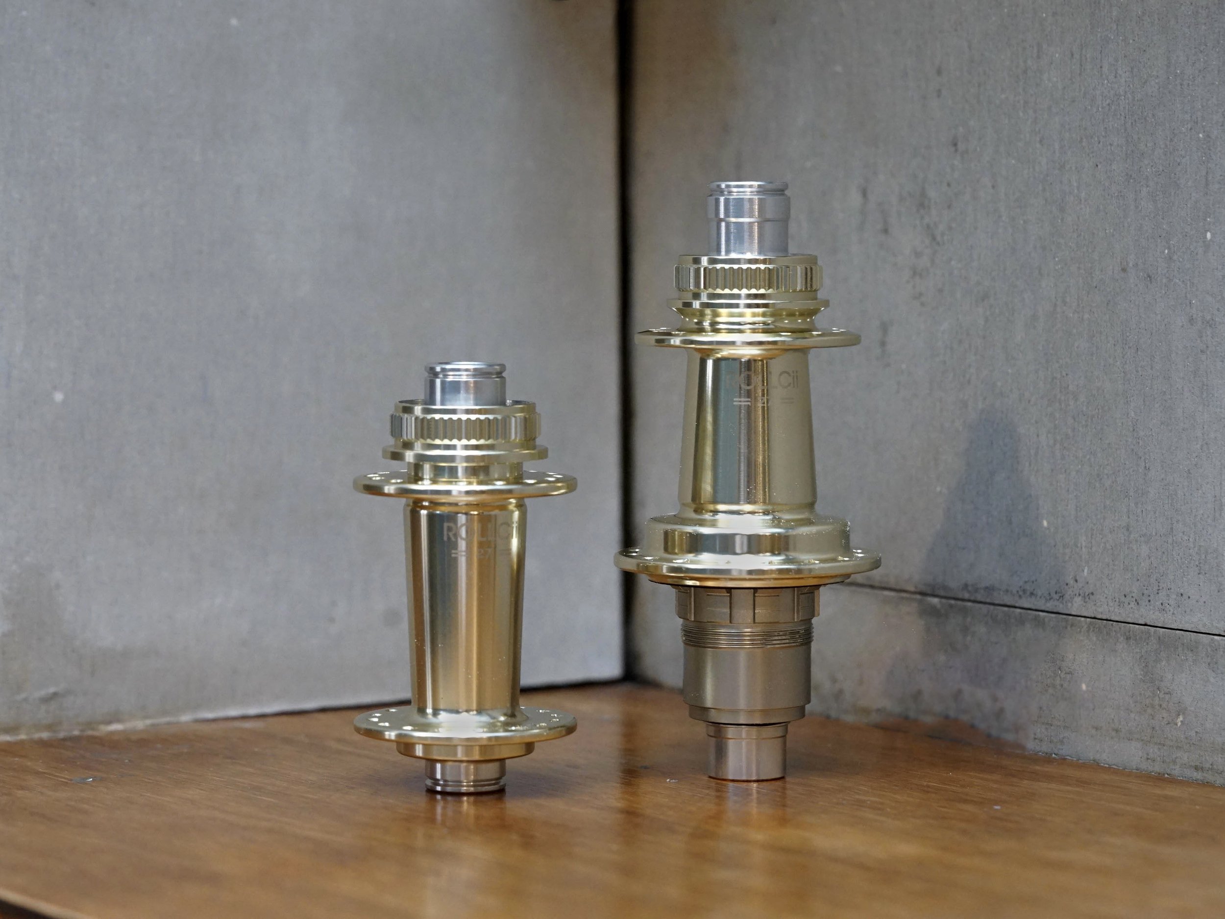 rollcii rc27db center lock hubs metallic gold.jpg