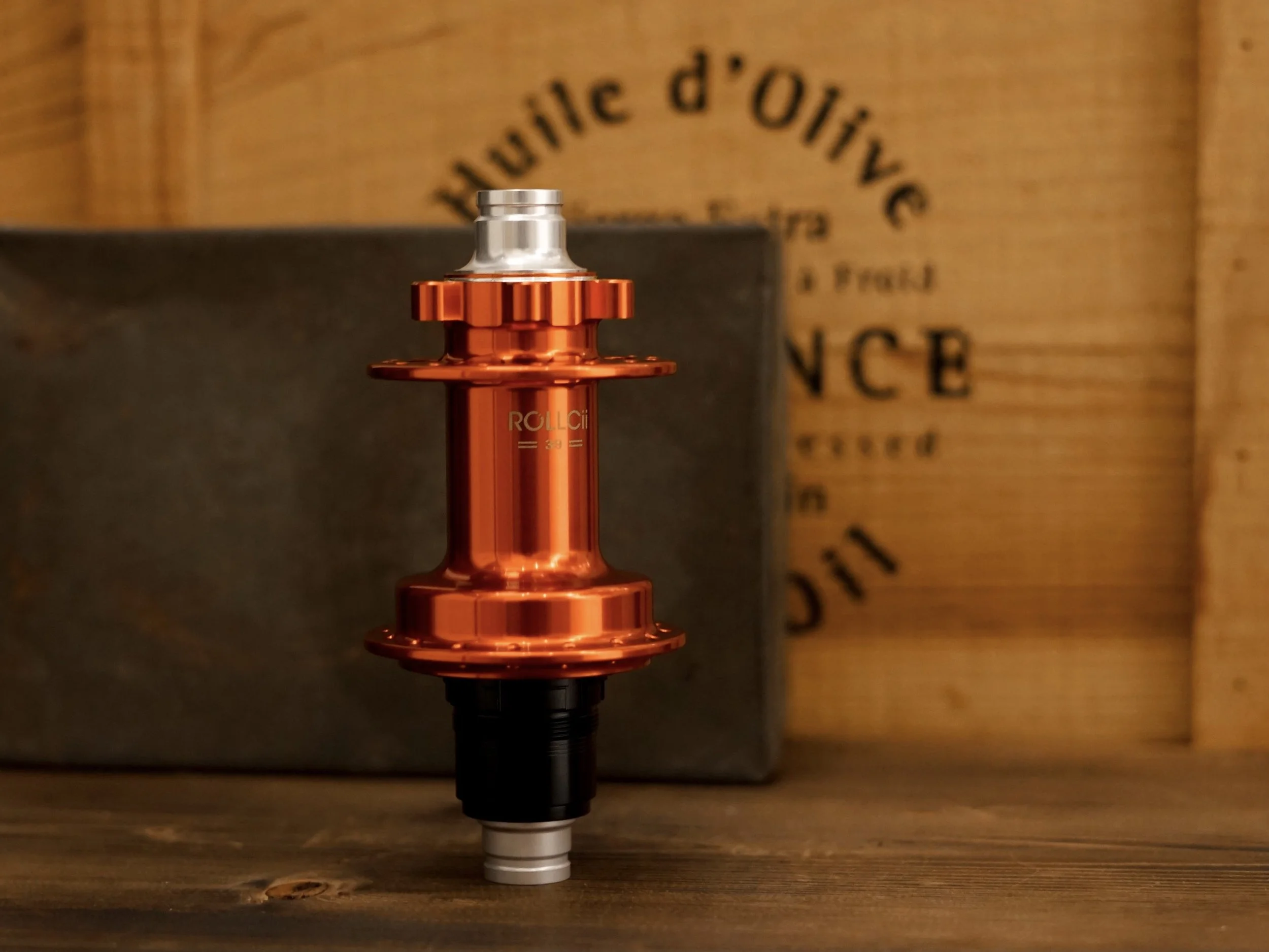 rollcii rc39db 6 bolt boost rear hub tangerine fire.JPG