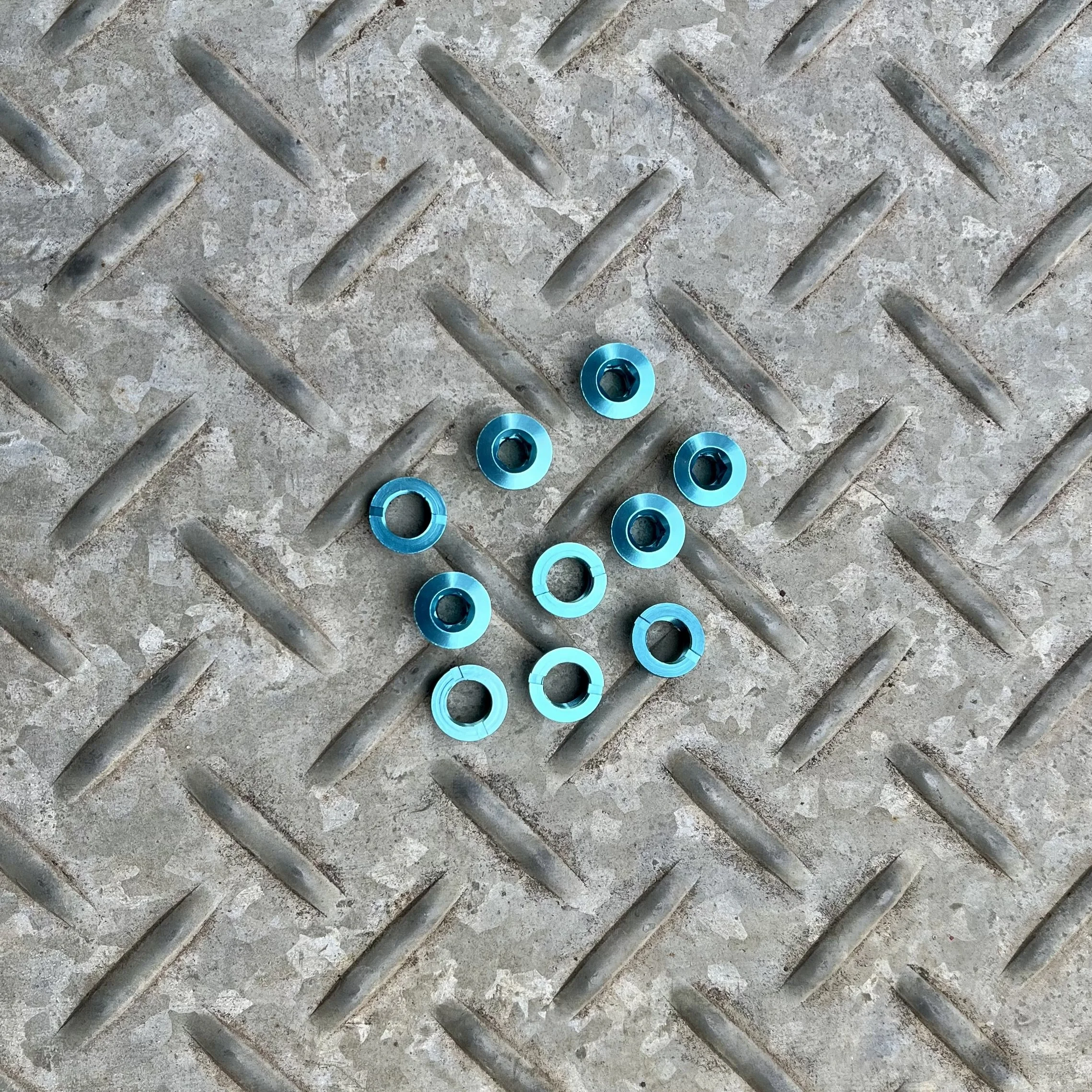 aluminum chainring bolts water blue.jpeg