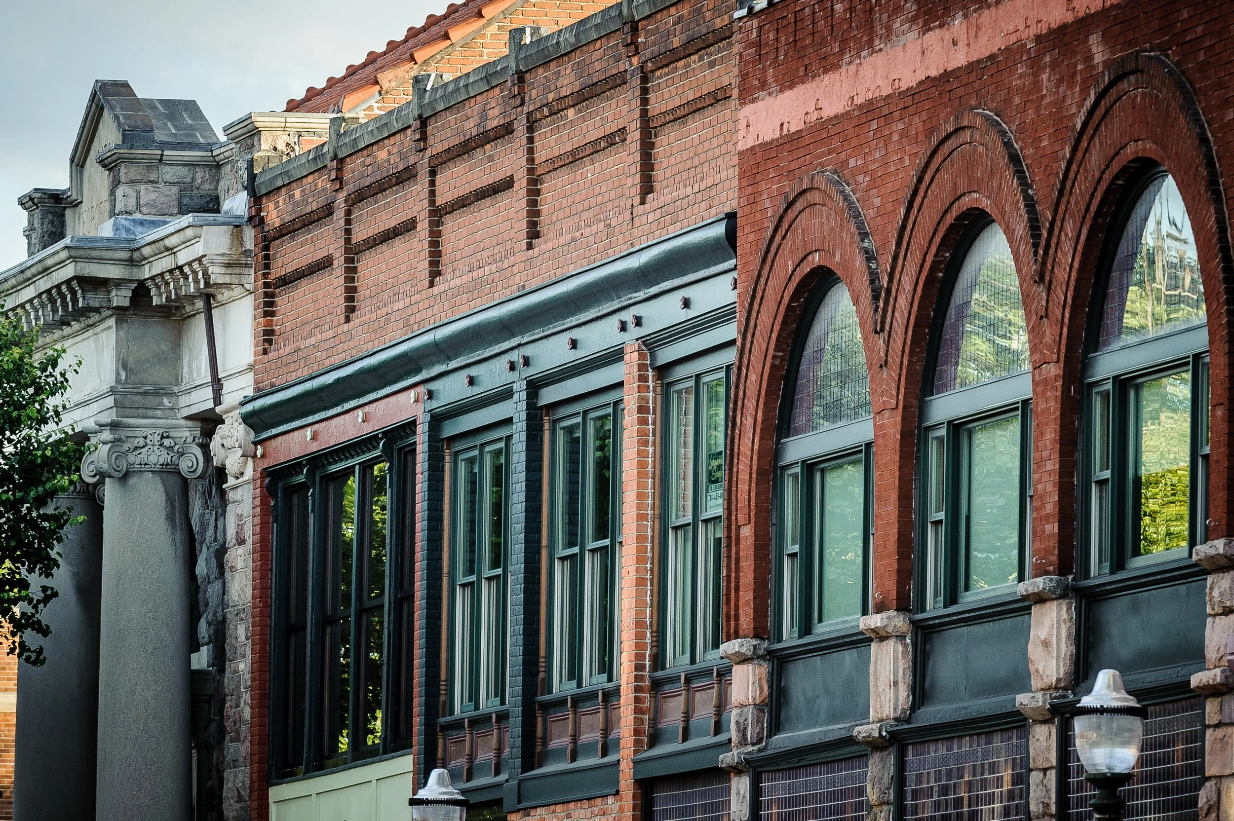 Building facades in Chelsea, Michigan
